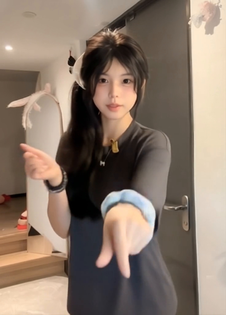 热门卡点舞反正她都不难受 - 作品图1