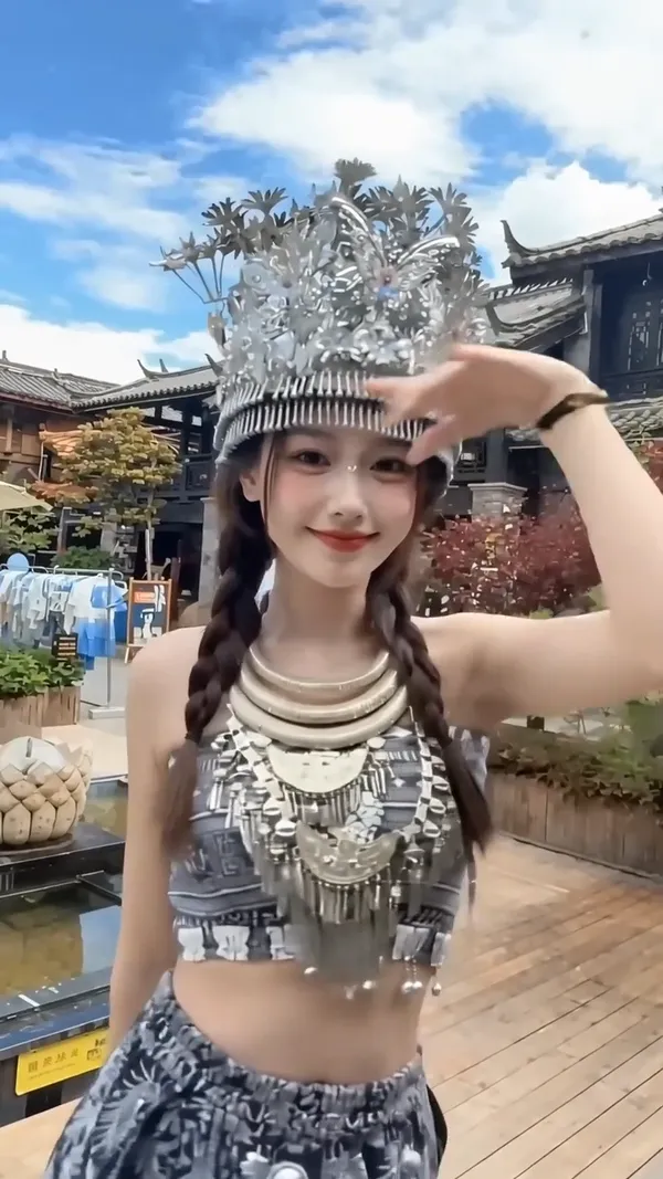 AI特效|l旅拍苗族服装转场 - C作品