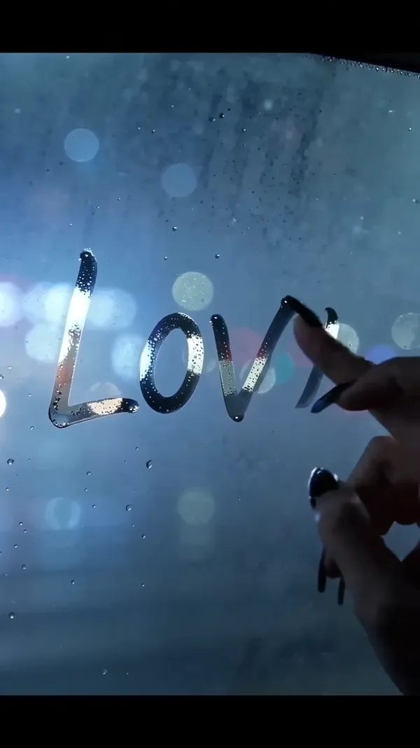 超火手写LOVE车窗转场 - 主图（AI艺术作品）