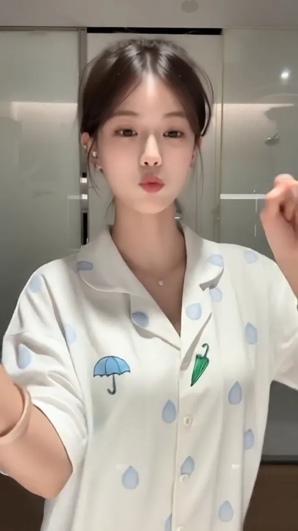 消消乐甜美手势舞 - 主图（AI艺术作品）