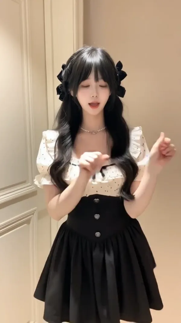 甜妹手势舞 #嘉桐摇 - 主图(AI艺术作品)