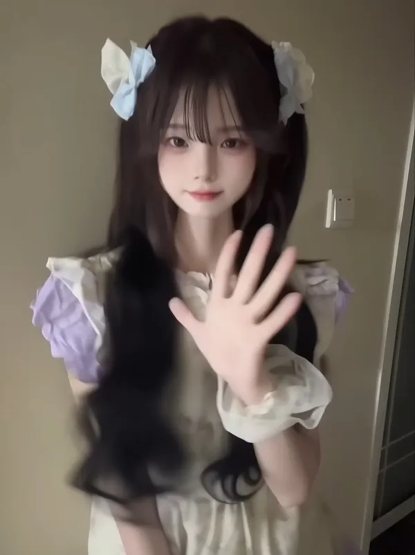 快接电话可爱手势舞 - 主图(AI艺术作品)