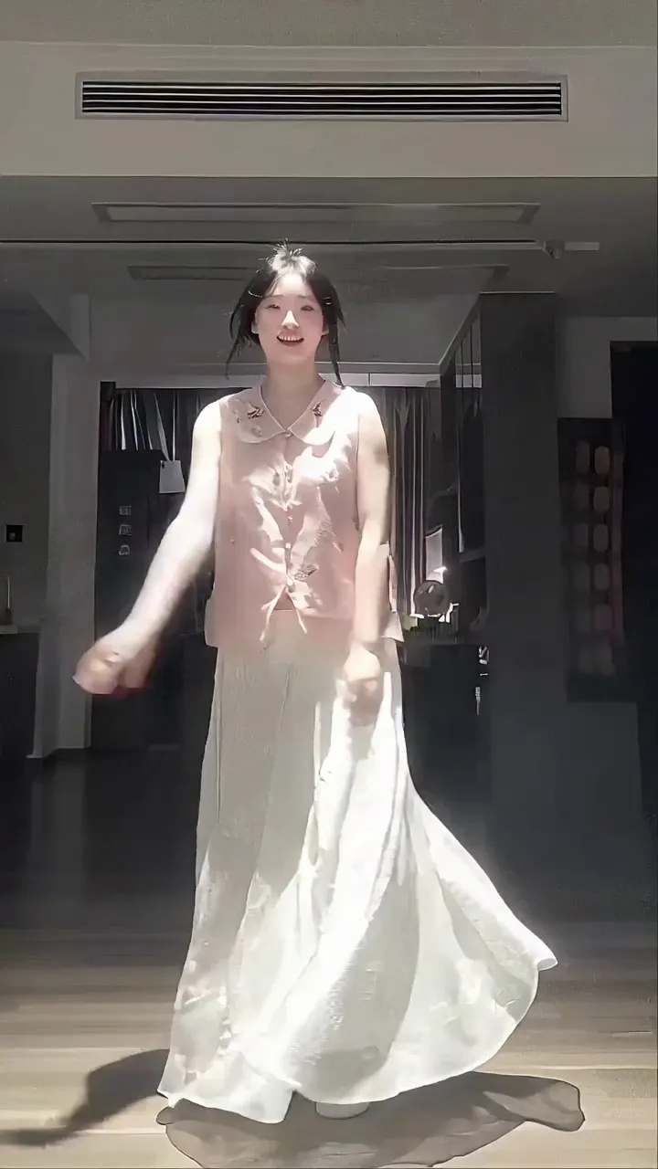 超🔥热门(琵琶行)舞蹈 上传图片做同款 - 作品图1
