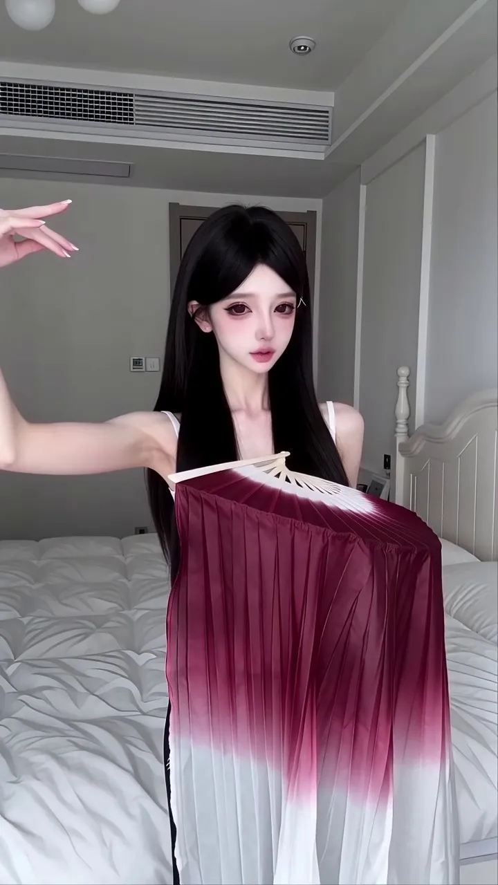 Ai美女挥扇子变装 | 上传照片做同款 - 作品图1