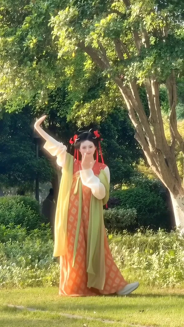 🔥绝美古风舞蹈｜酒馆儿 - 主图（AI艺术作品）